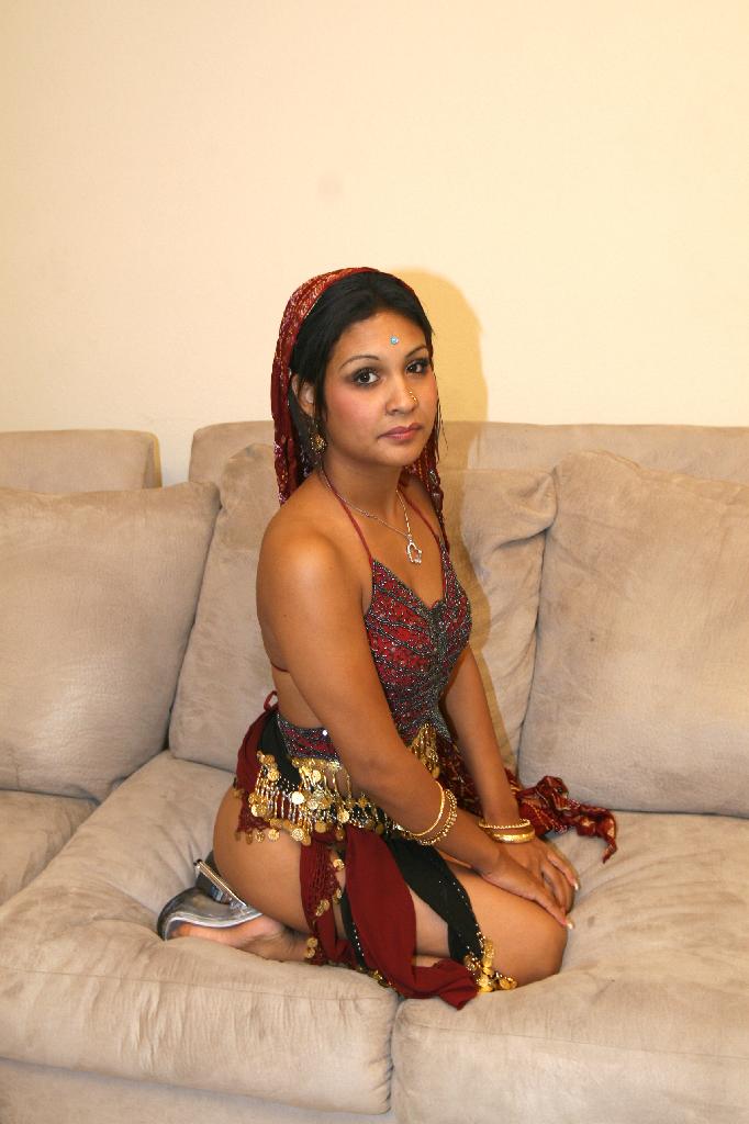 Indian Chick Monkia Cumhosed