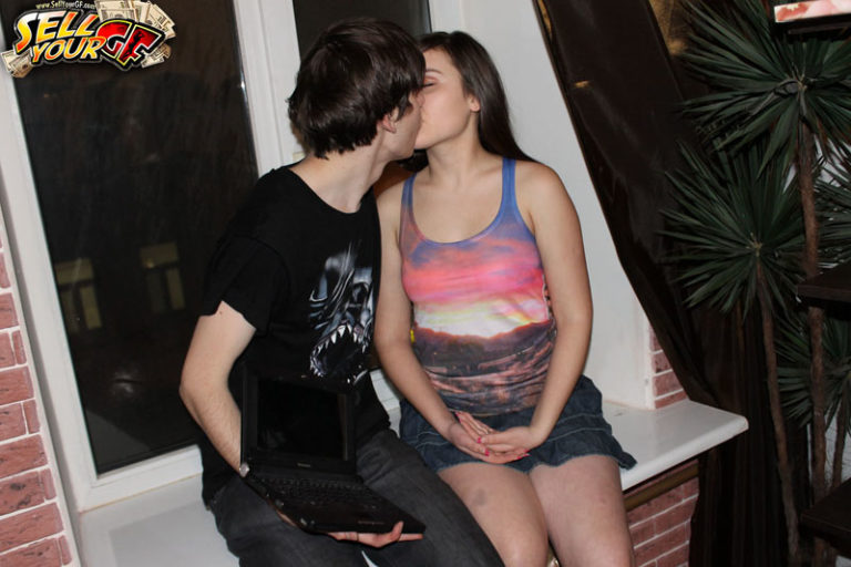 Fellow kisses his girlfriend while she fucks with stranger